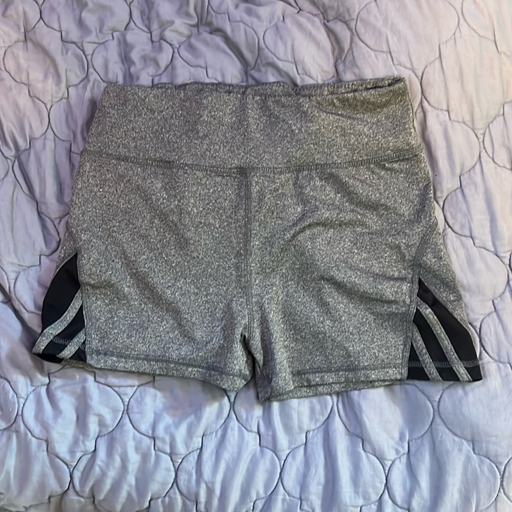 ⭐️Gray workout shorts from AE